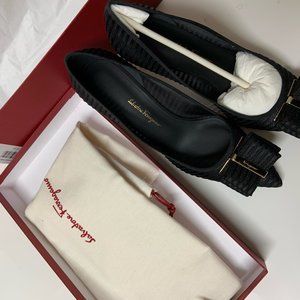New in Box Salvatore Ferragamo Shoes Size 8